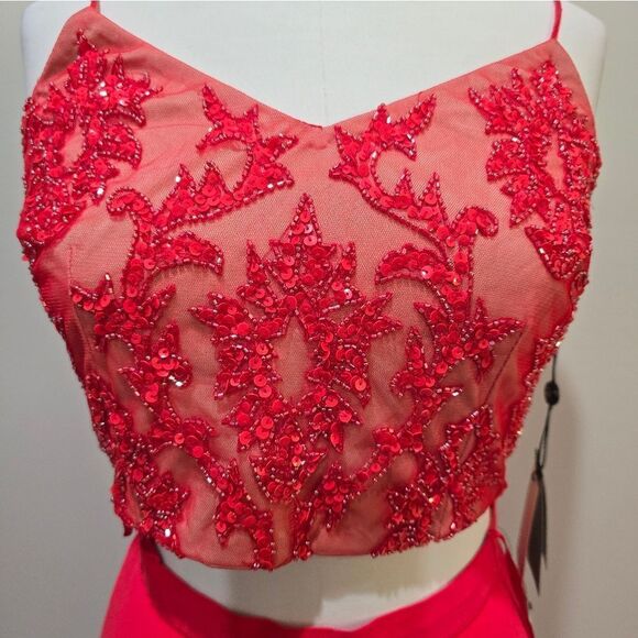 Adrianna Papell Petite AP1E201024 Two-Piece Beaded Sheath Gown NWT size 2P Red - Picture 6 of 7